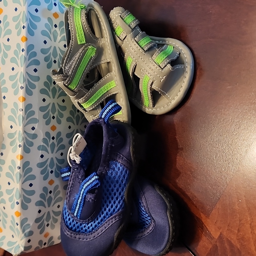 Toddler Water Shoes and Sandels Size 3